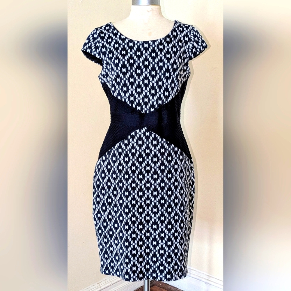 Beautport Blue & White Patterned Dress Size M